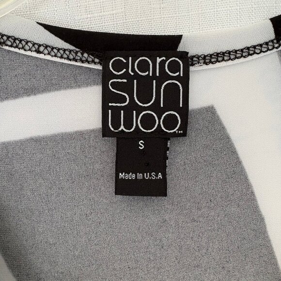 CLARA SUN WOO Geometric 3/4 Sleeve Crossover Tie Top - Picture 3 of 4